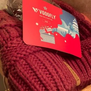 VGOGFLY Awesome Winter hat w Removable POM!!!